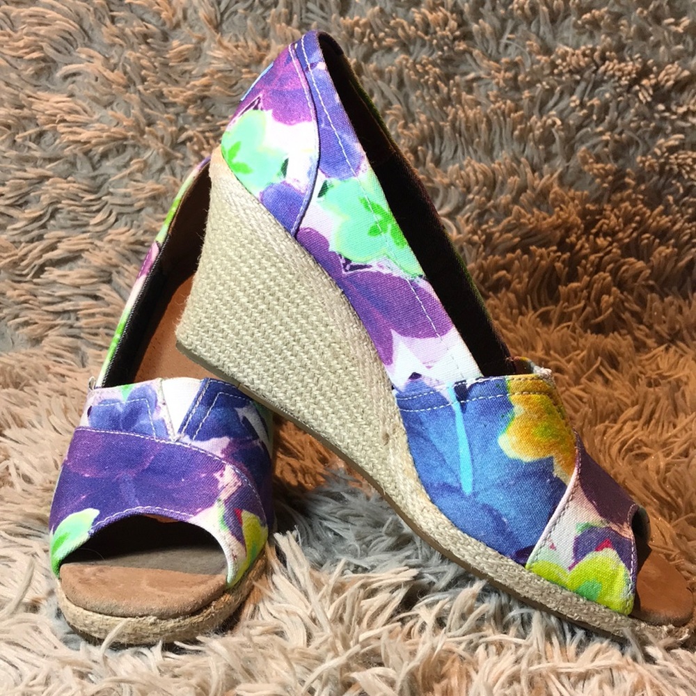 Toms